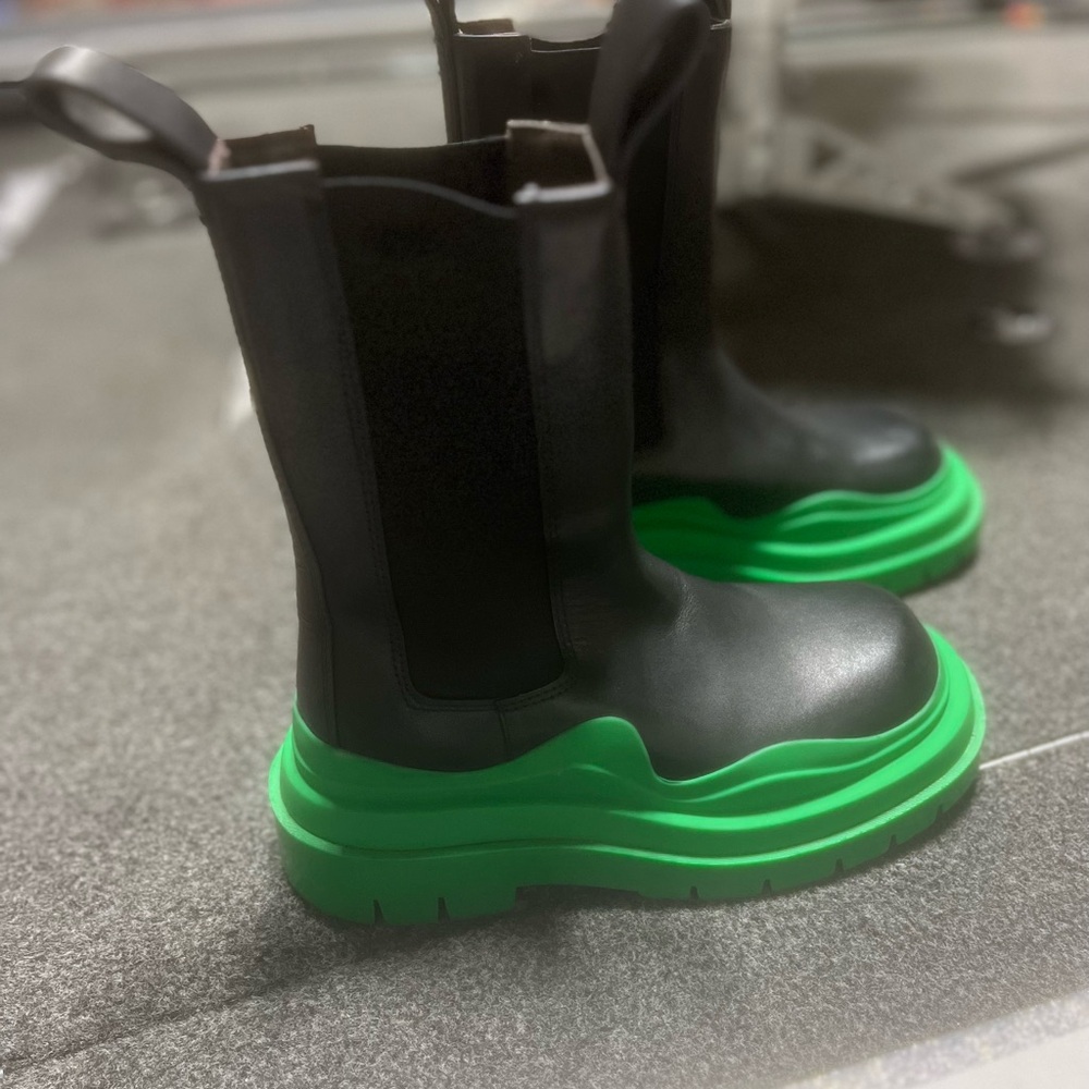 Bottega Veneta Tire Chelsea Boot